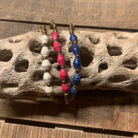 NWT 31 Bits Set of 3 Dot Bracelets - Picture 2 of 5